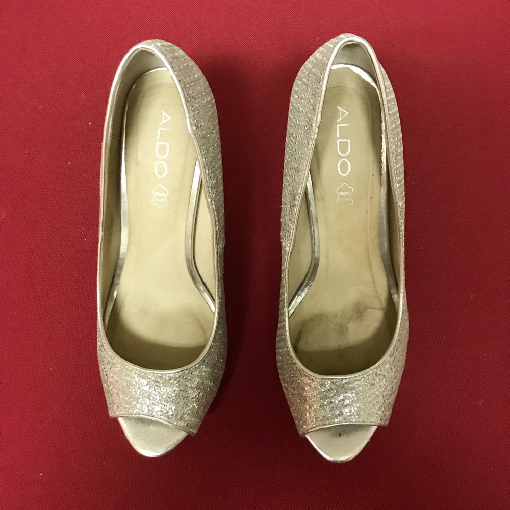 Silver heels - Picture 3 of 3